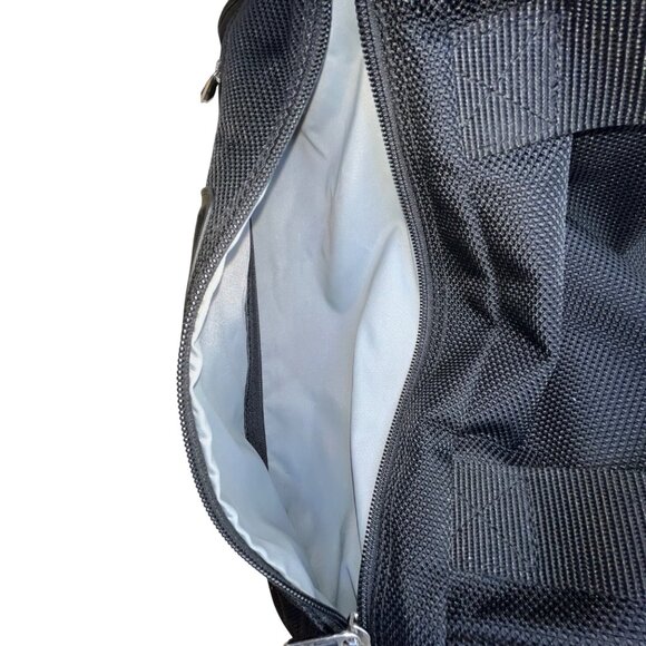 Metro XP Men’s Black Nylon Multi-Compartment Lock Secure Zip Travel Duffel Bag - Picture 12 of 15